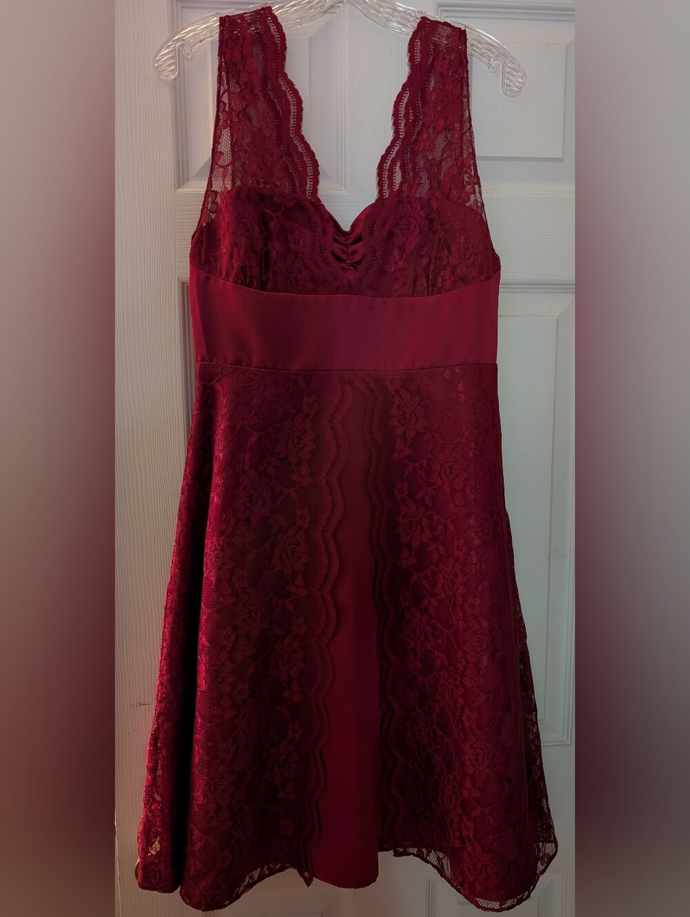 Elegant Lace-Overlay Midi Dress in Burgundy